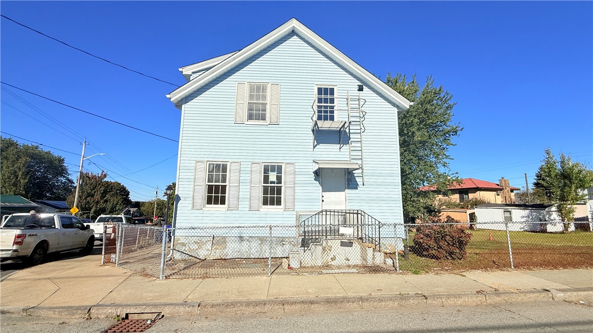 1711 Bay Street Unit 1 — photo