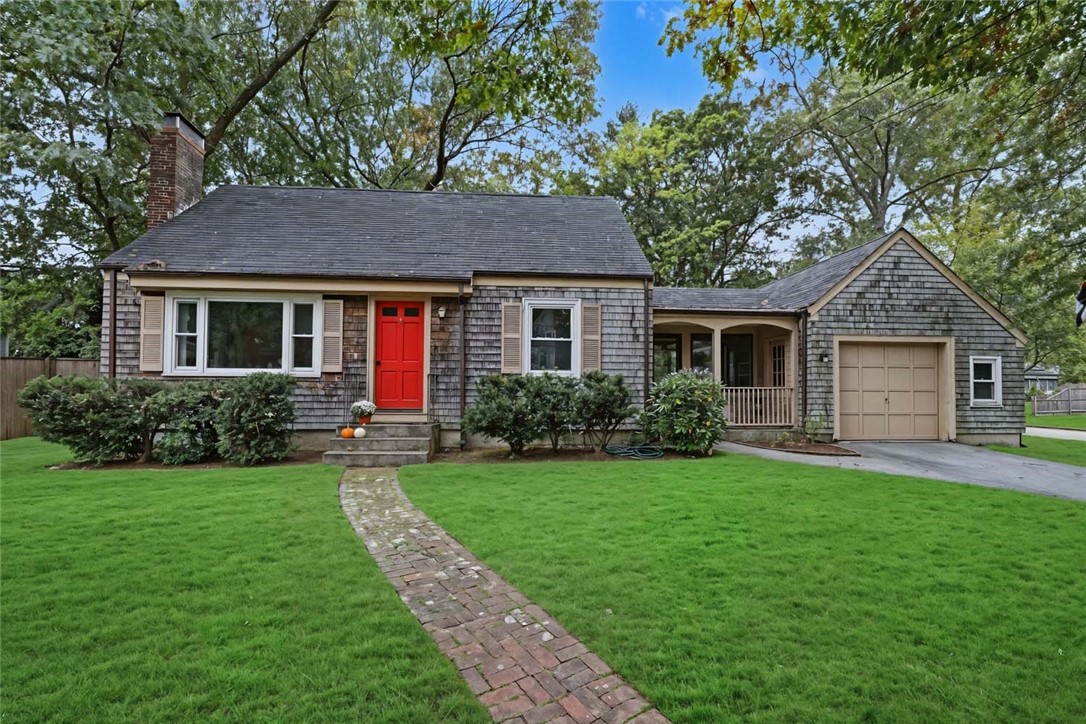 18 Pine Cone Drive — photo