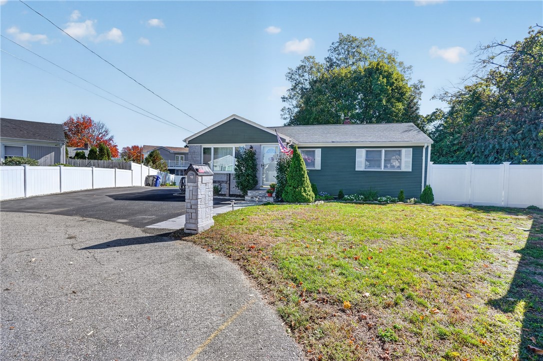 10 Doran Drive — photo