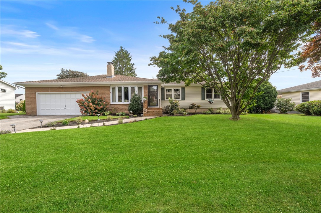 8 Elmhurst Drive — photo