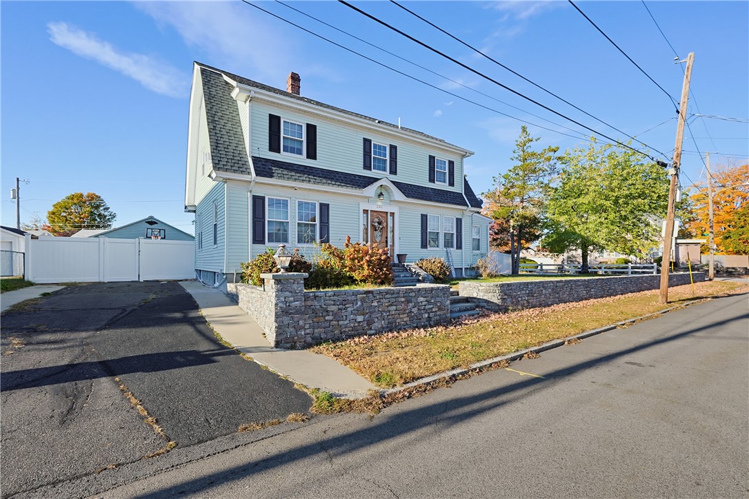 240 Baxter Street — photo