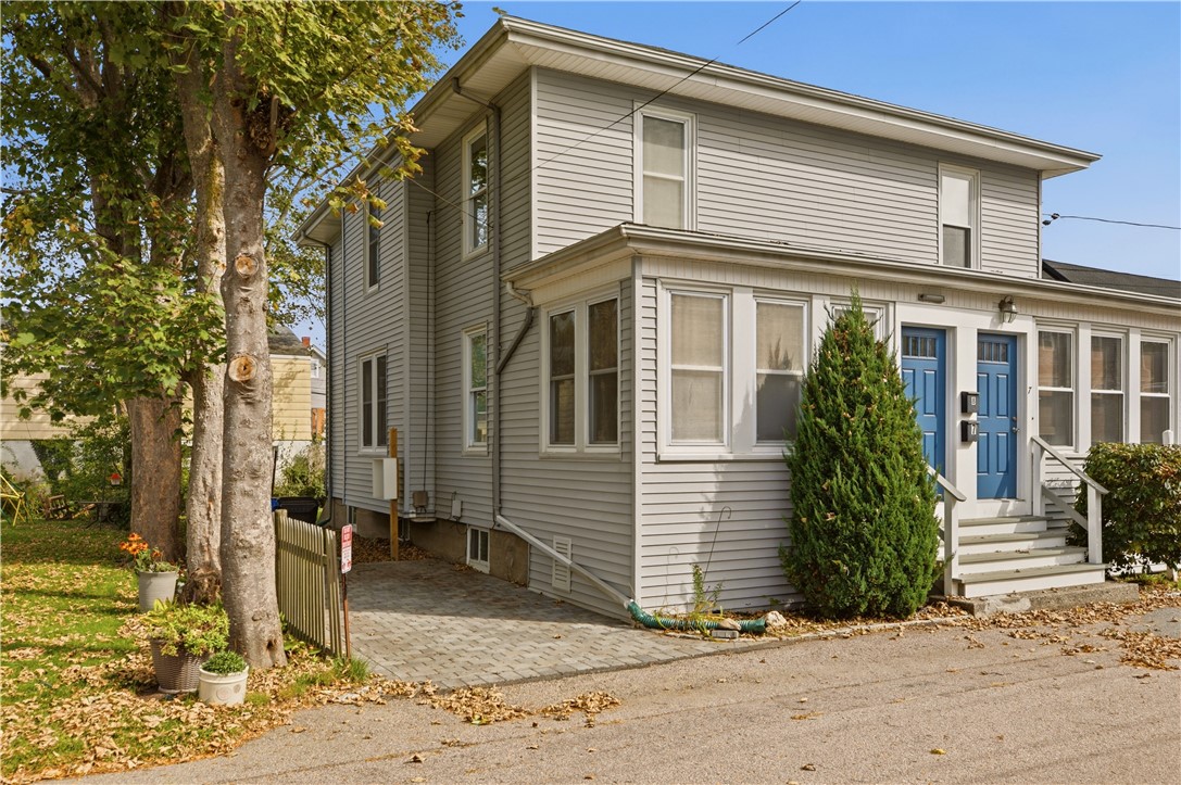8 Warner Place — photo