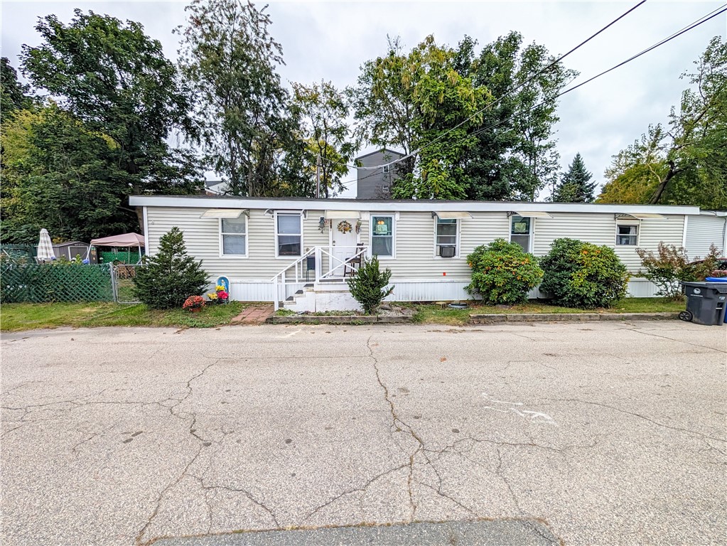 24 Stephanie Drive — photo