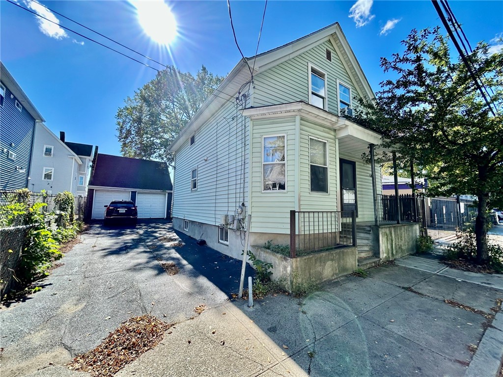142 Houston Street — photo