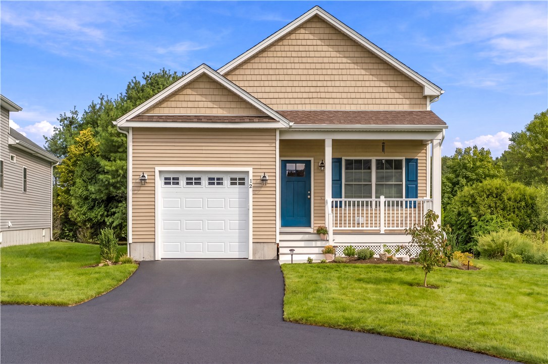 12 Abigale Court — photo