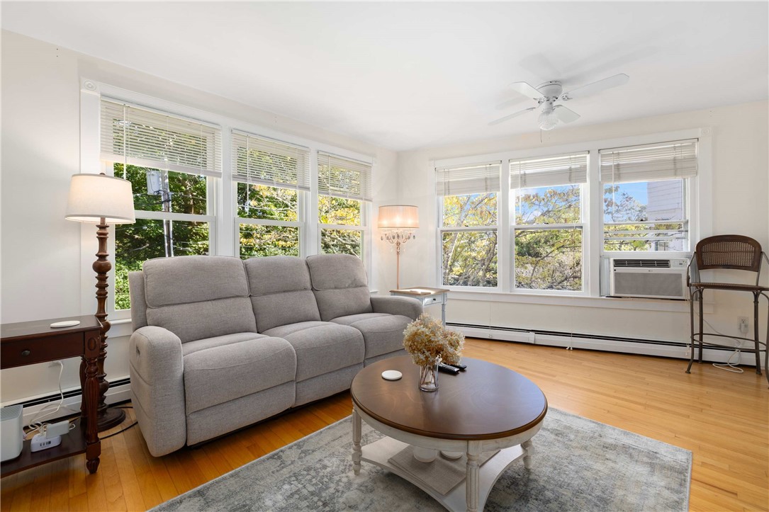 446 Bellevue Avenue Unit 4 — photo