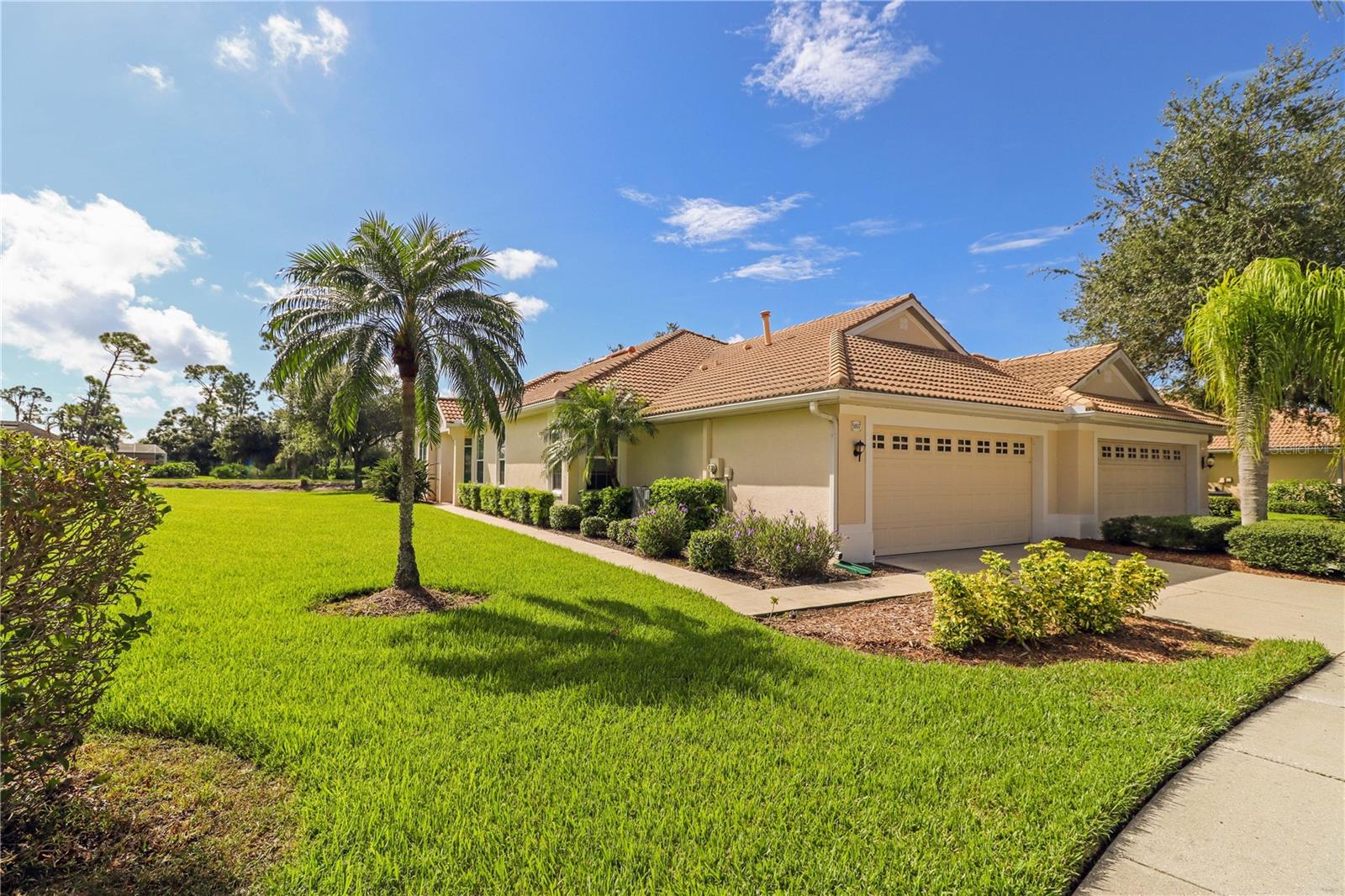 5107 Whispering Oaks Drive — photo