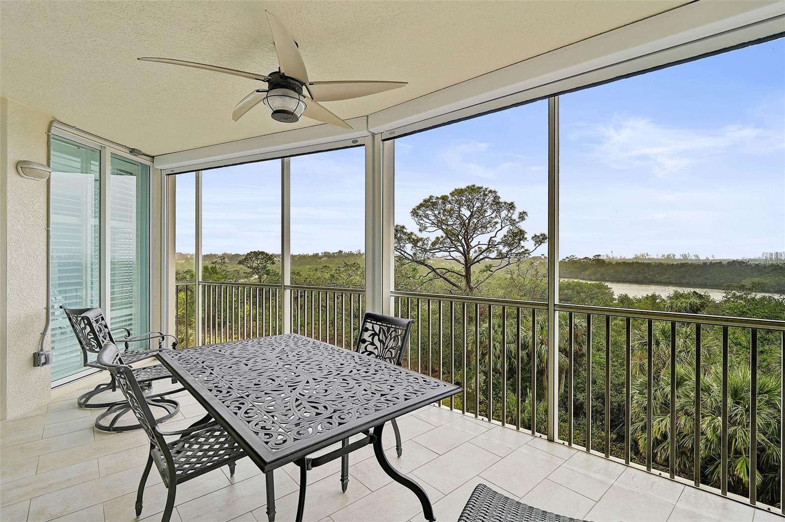 385 N Point Road 402 — photo