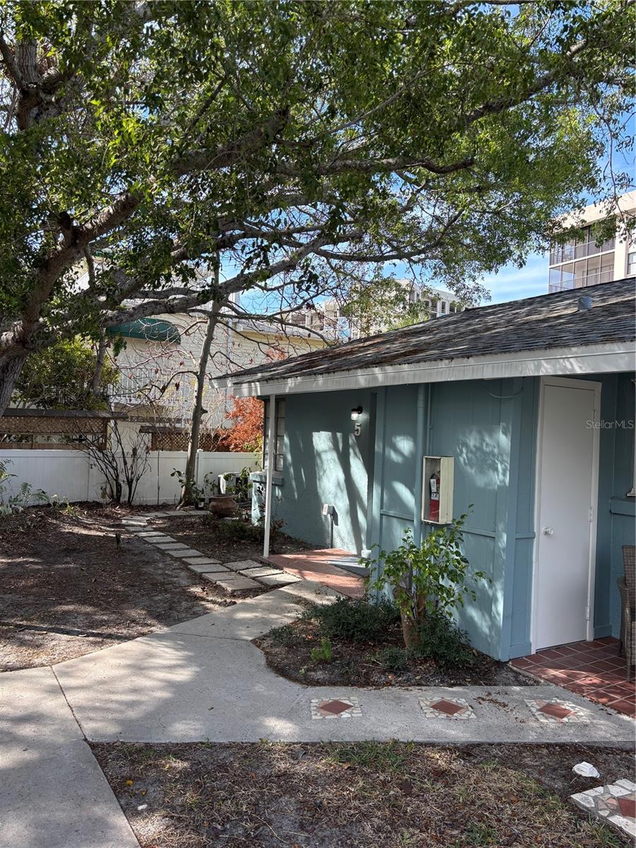 170 Roosevelt Drive 5 — photo