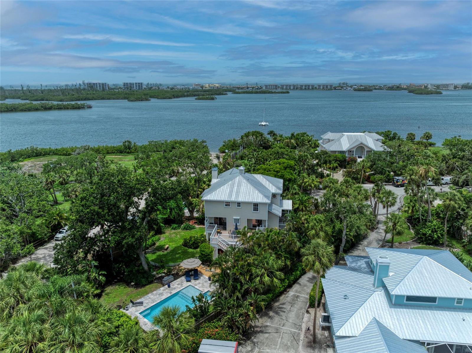 8963 Fishermens Bay Drive — photo