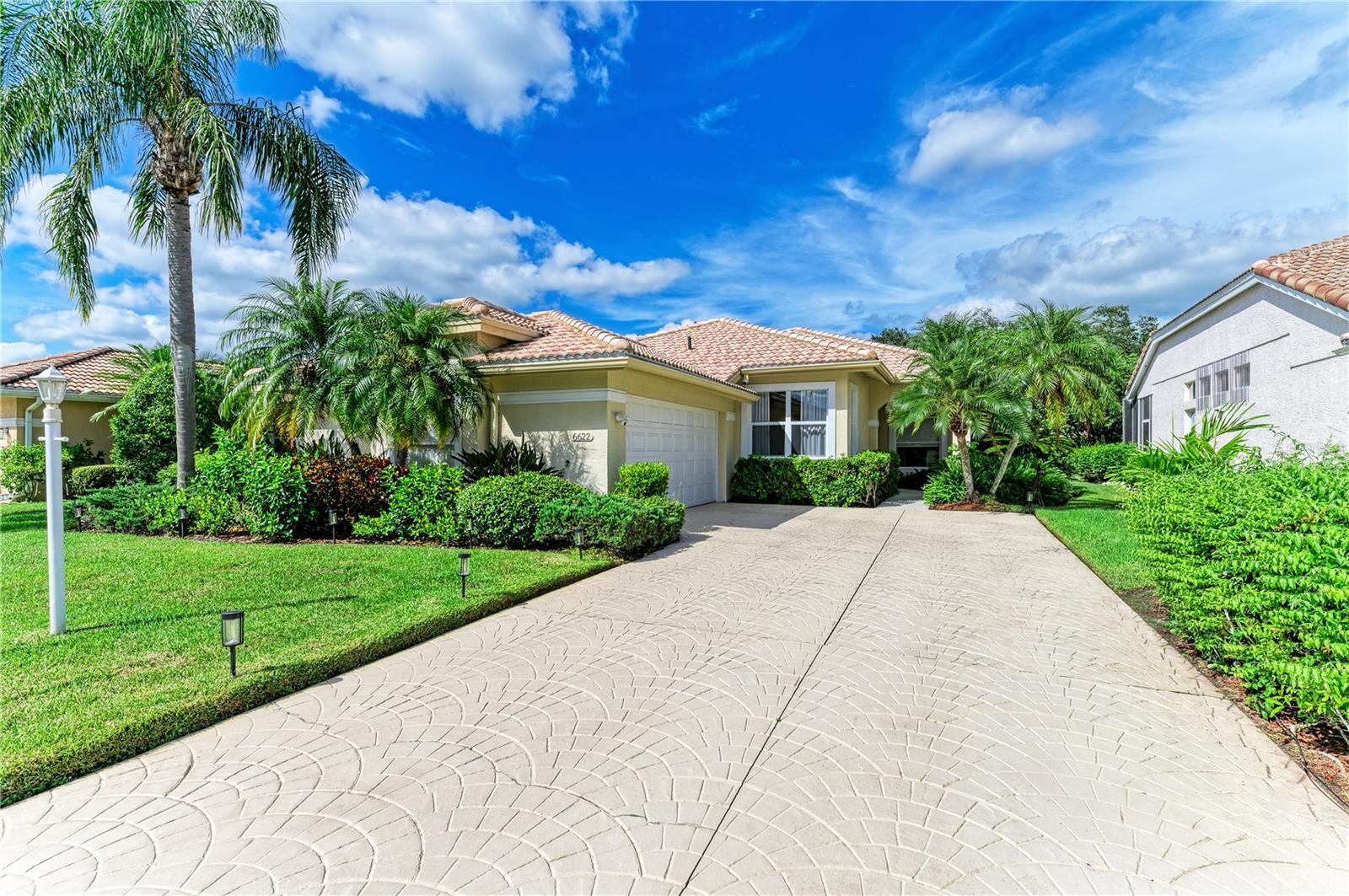 6622 Oakbrooke Circle — photo