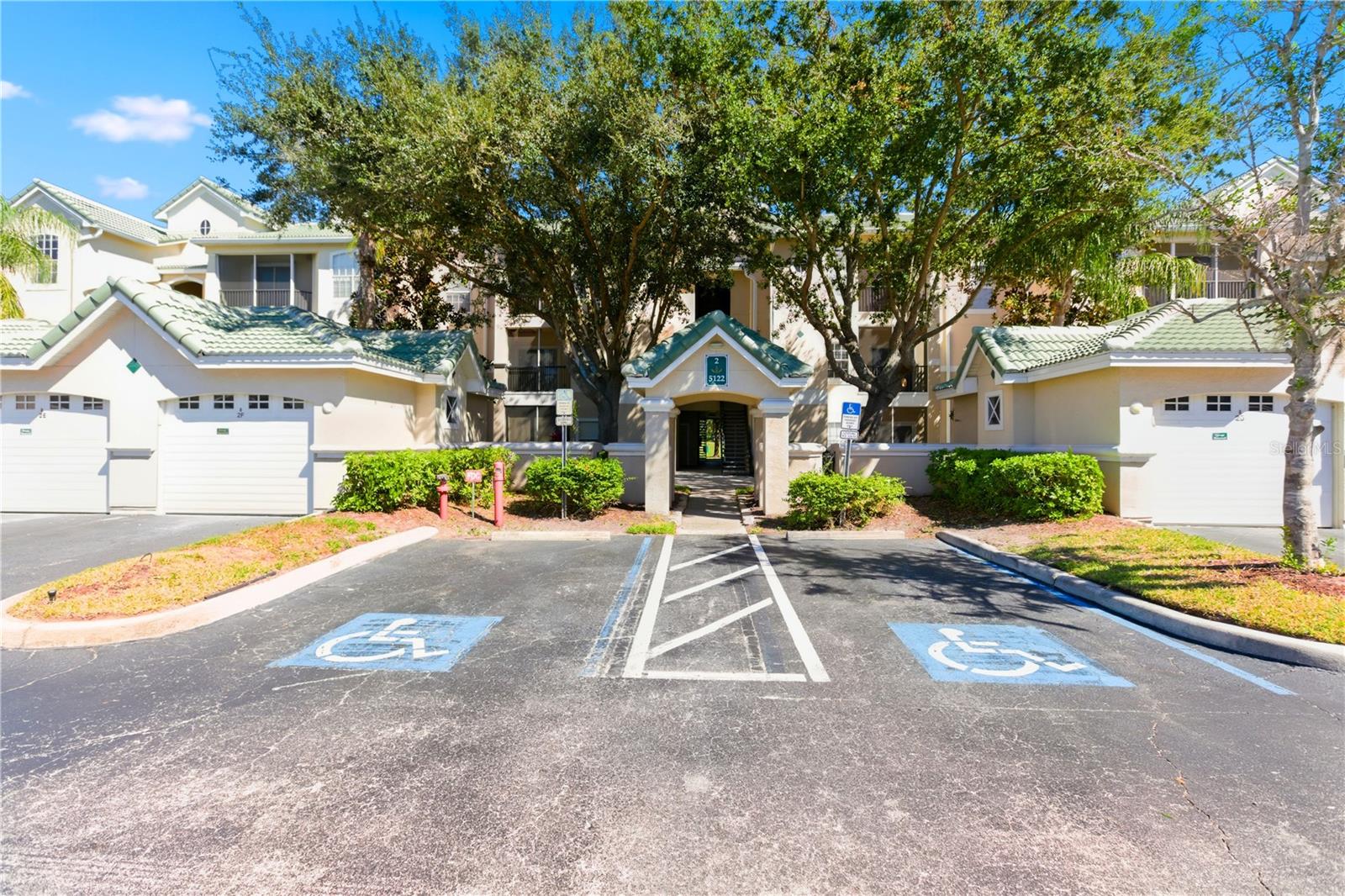 5122 Northridge Road 107 — photo