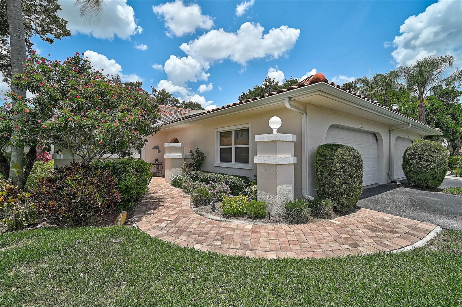 7341 Golf Pointe Circle — photo