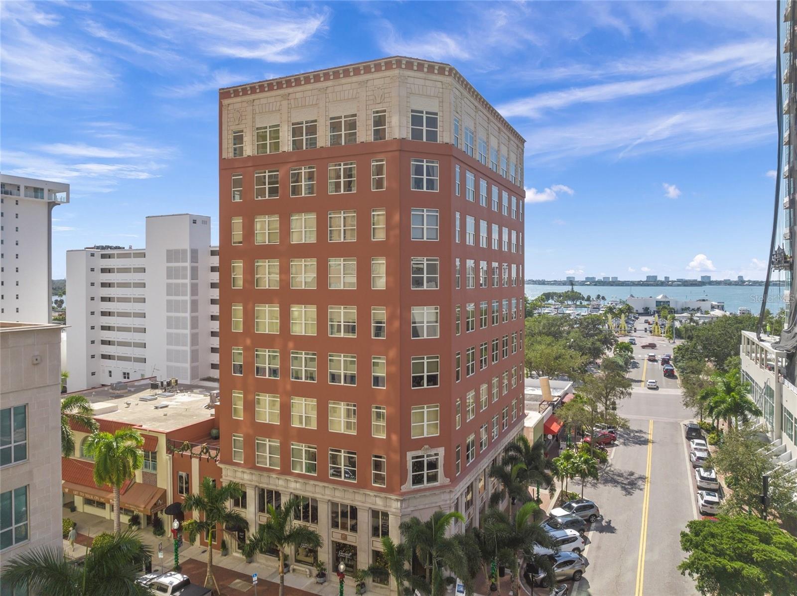 1330 Main Street Ph 9 & 10 — photo