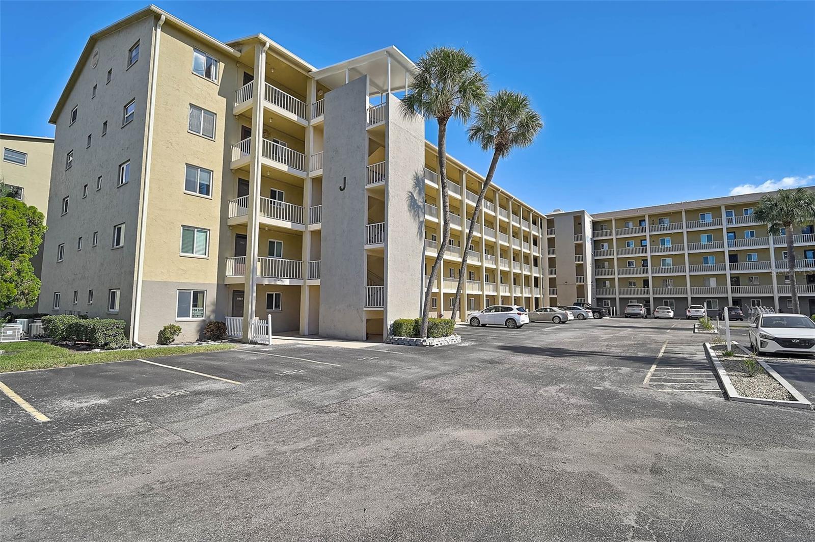 3585 Lake Bayshore Drive J-301 — photo
