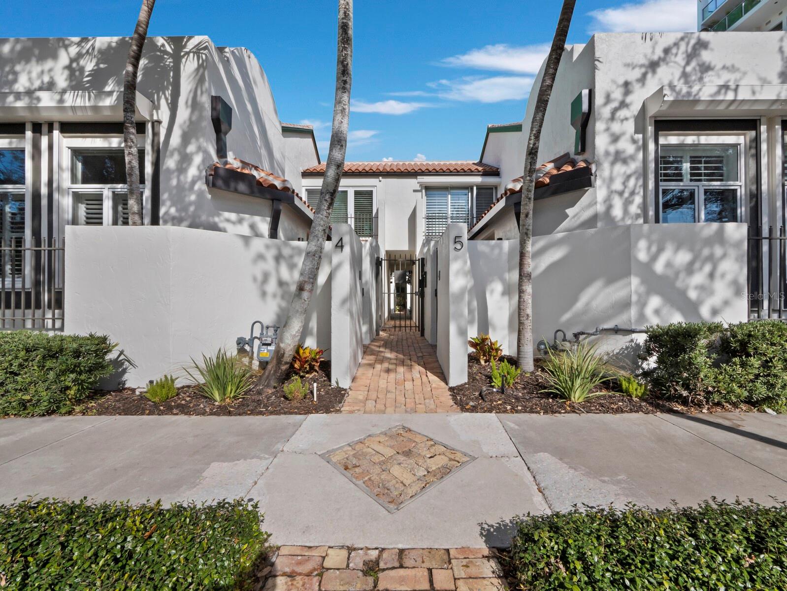 200 Cocoanut Avenue 7 — photo