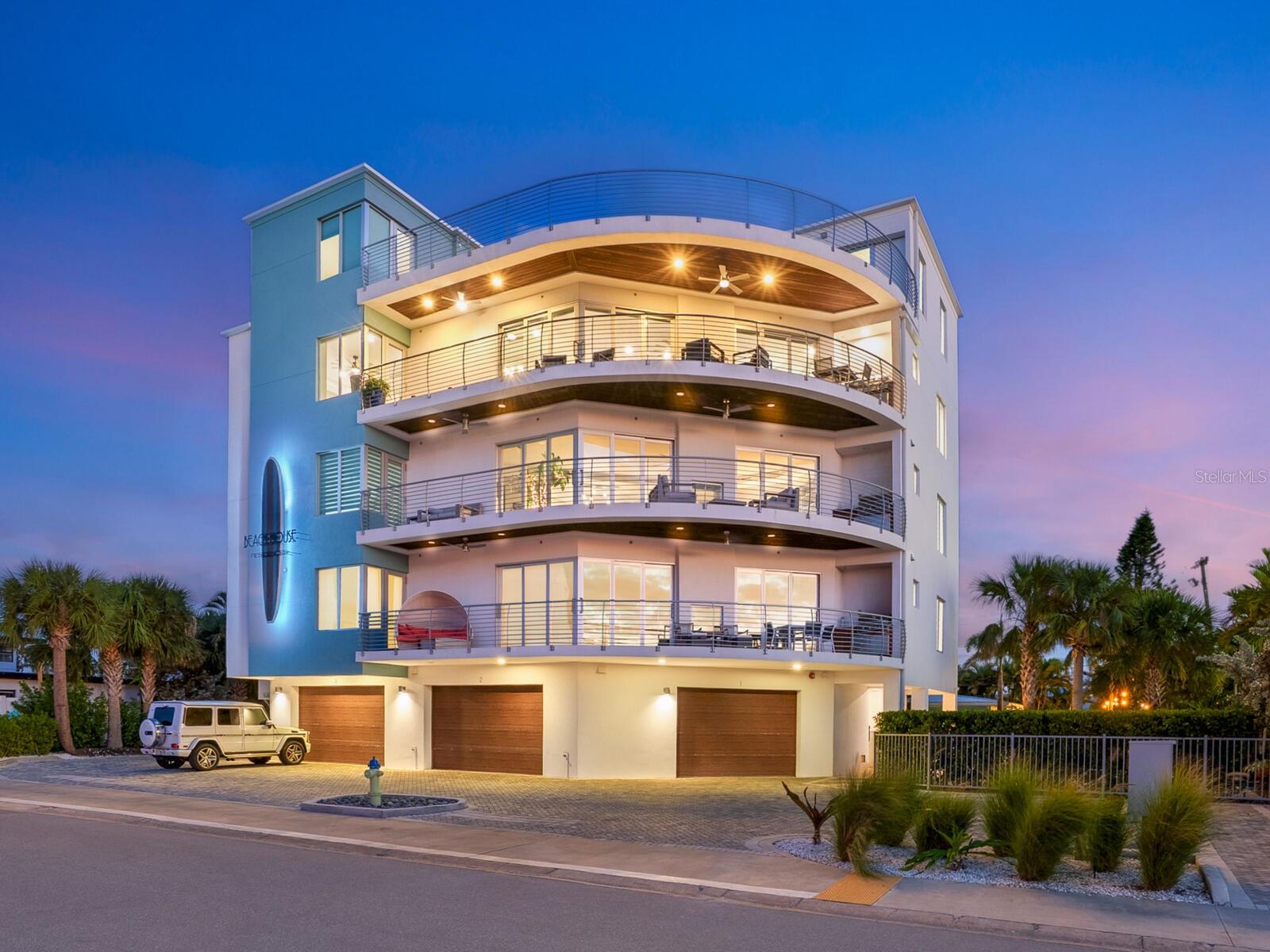 1140 Seaside Drive 301 & Penthouse — photo