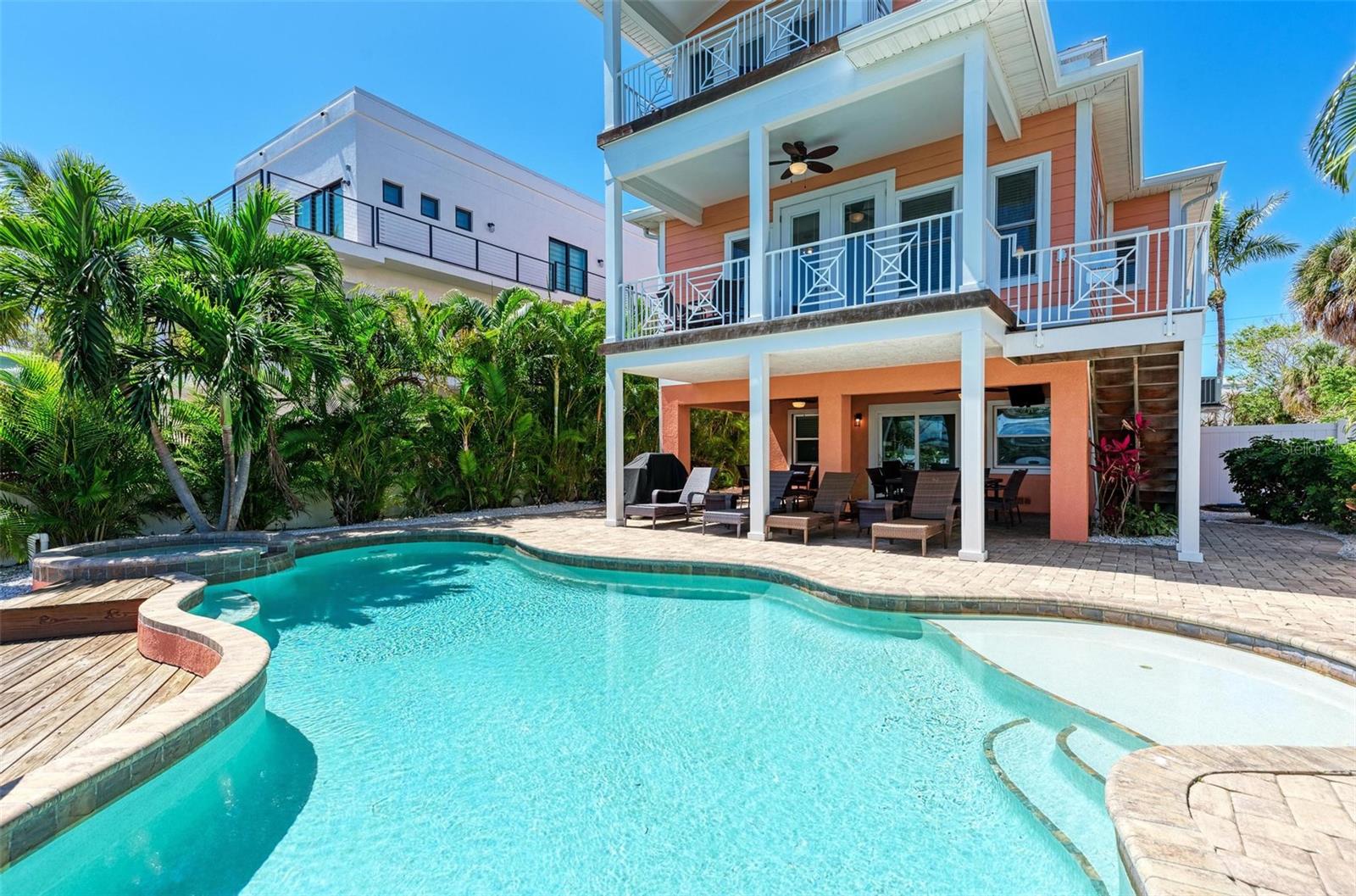 203 N Harbor Drive — photo