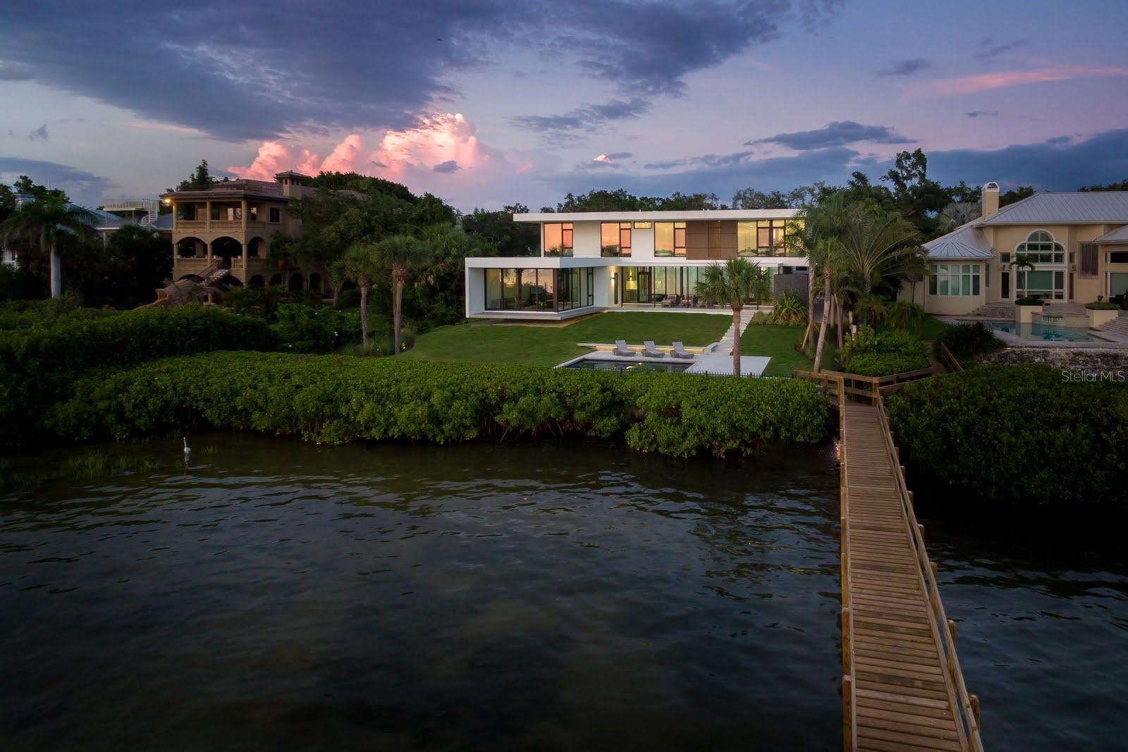 1500 Bayview Drive — photo