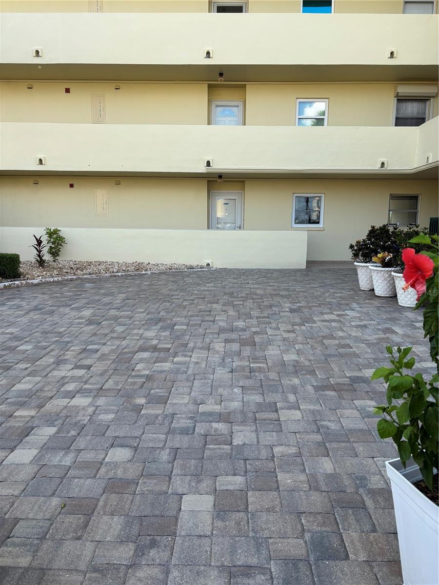 4725 Cove Circle 104 — photo