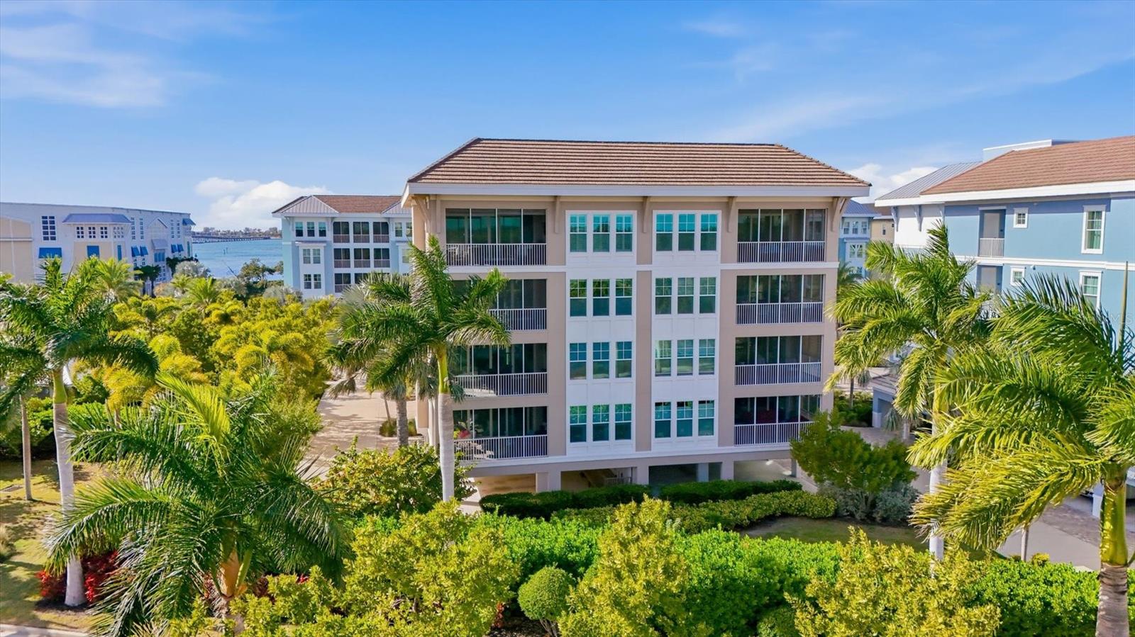 395 Aruba Circle 303 — photo