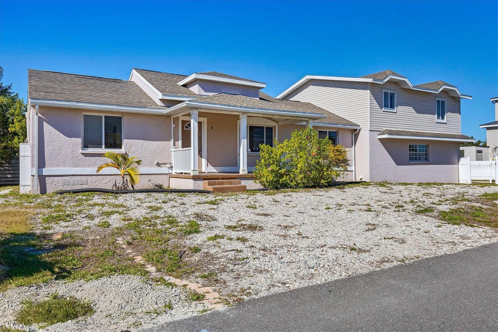 651 Jungle Queen Way — photo