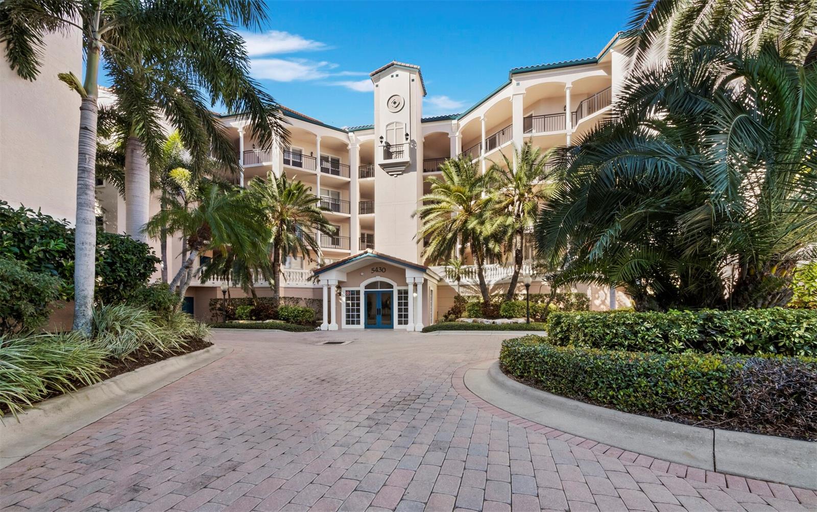 5430 Eagles Point Circle 105 — photo