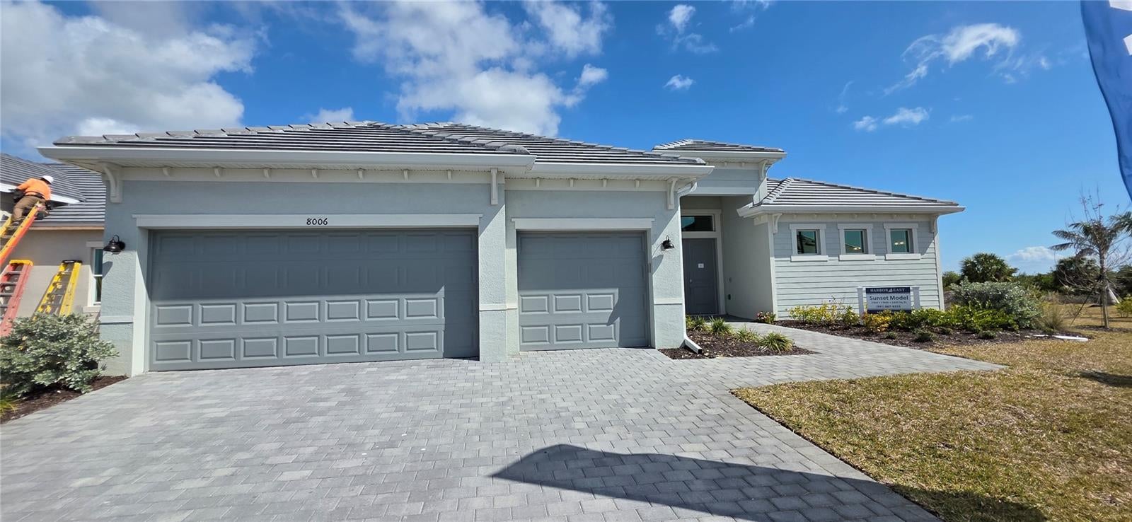 8006 Lakes Edge Lane — photo