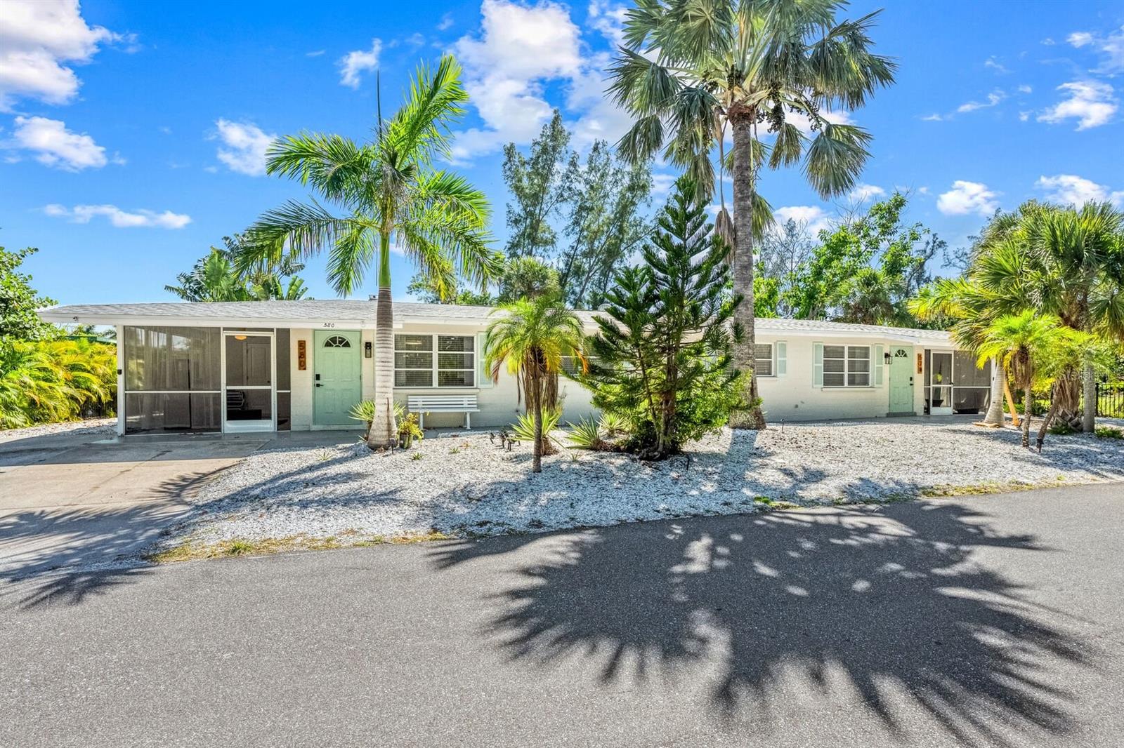 578 Companion Way — photo