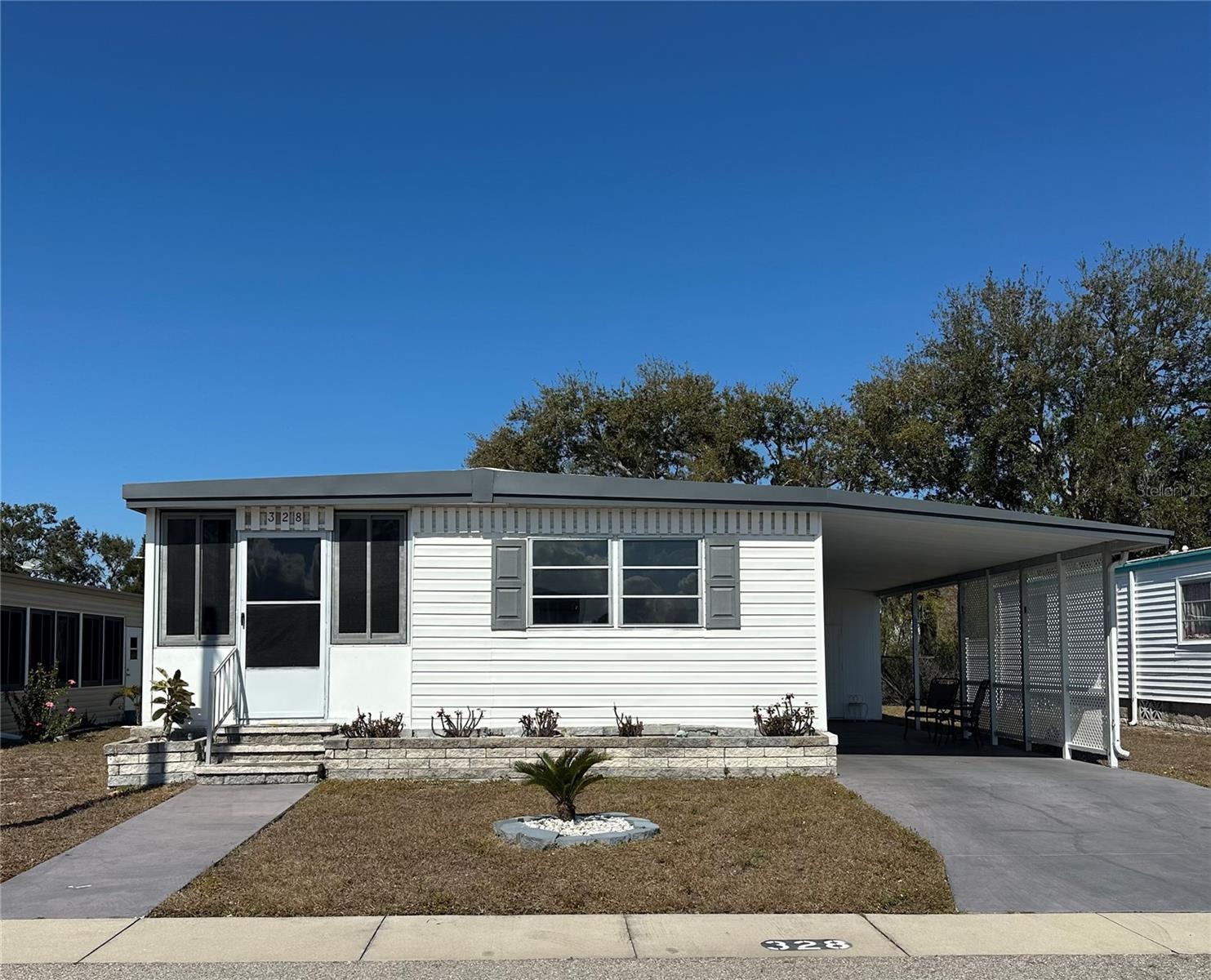 5619 Bayshore Road 328 — photo