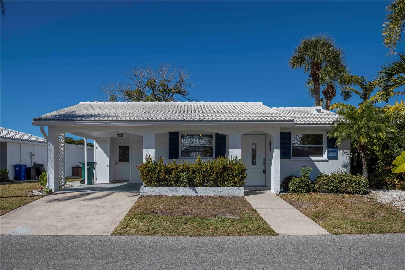 563 Spanish Drive S — photo