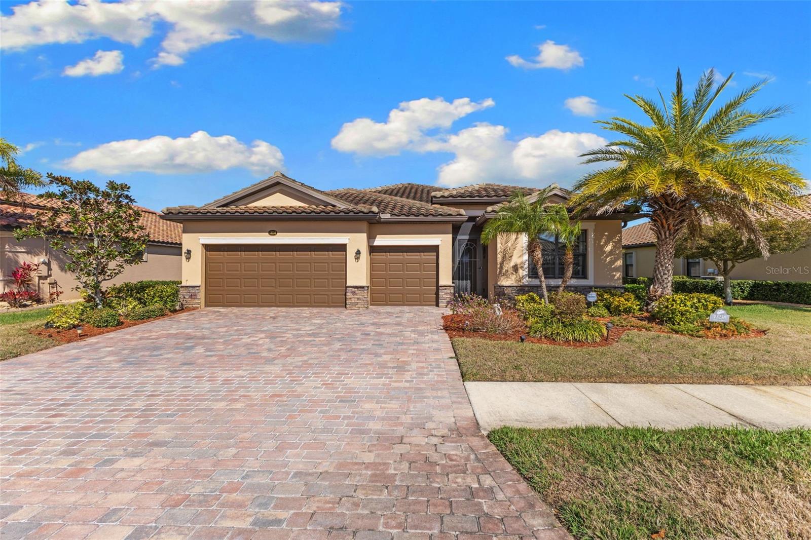 13238 Famiglia Drive — photo