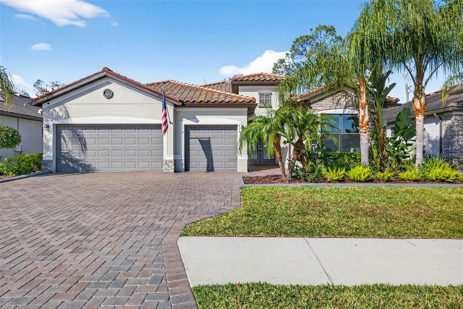 710 Acacia Court — photo