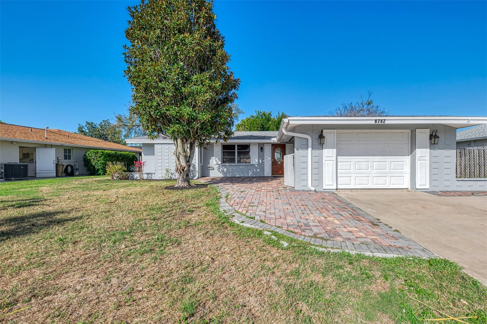 6742 Bowline Drive — photo