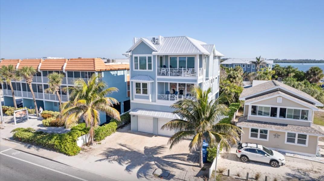 903 Gulf Drive S — photo