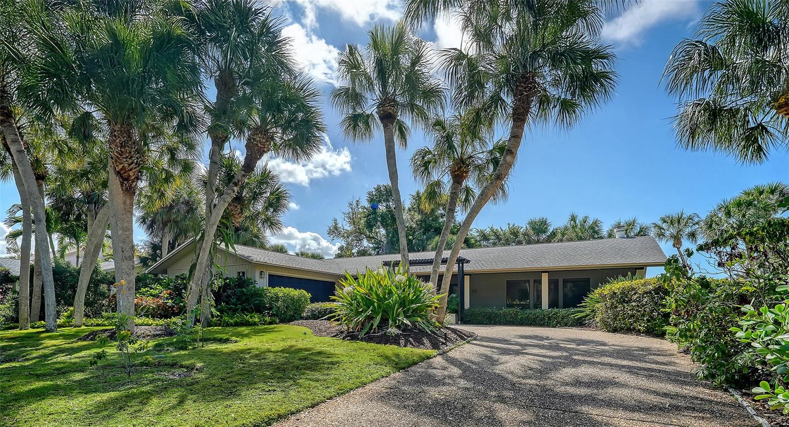 5345 Siesta Court — photo