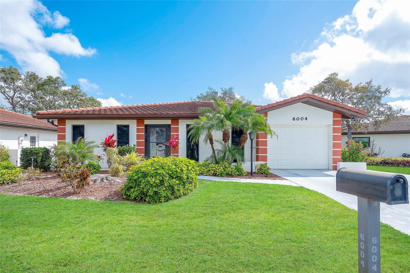 6004 Vivienda Drive 8 — photo