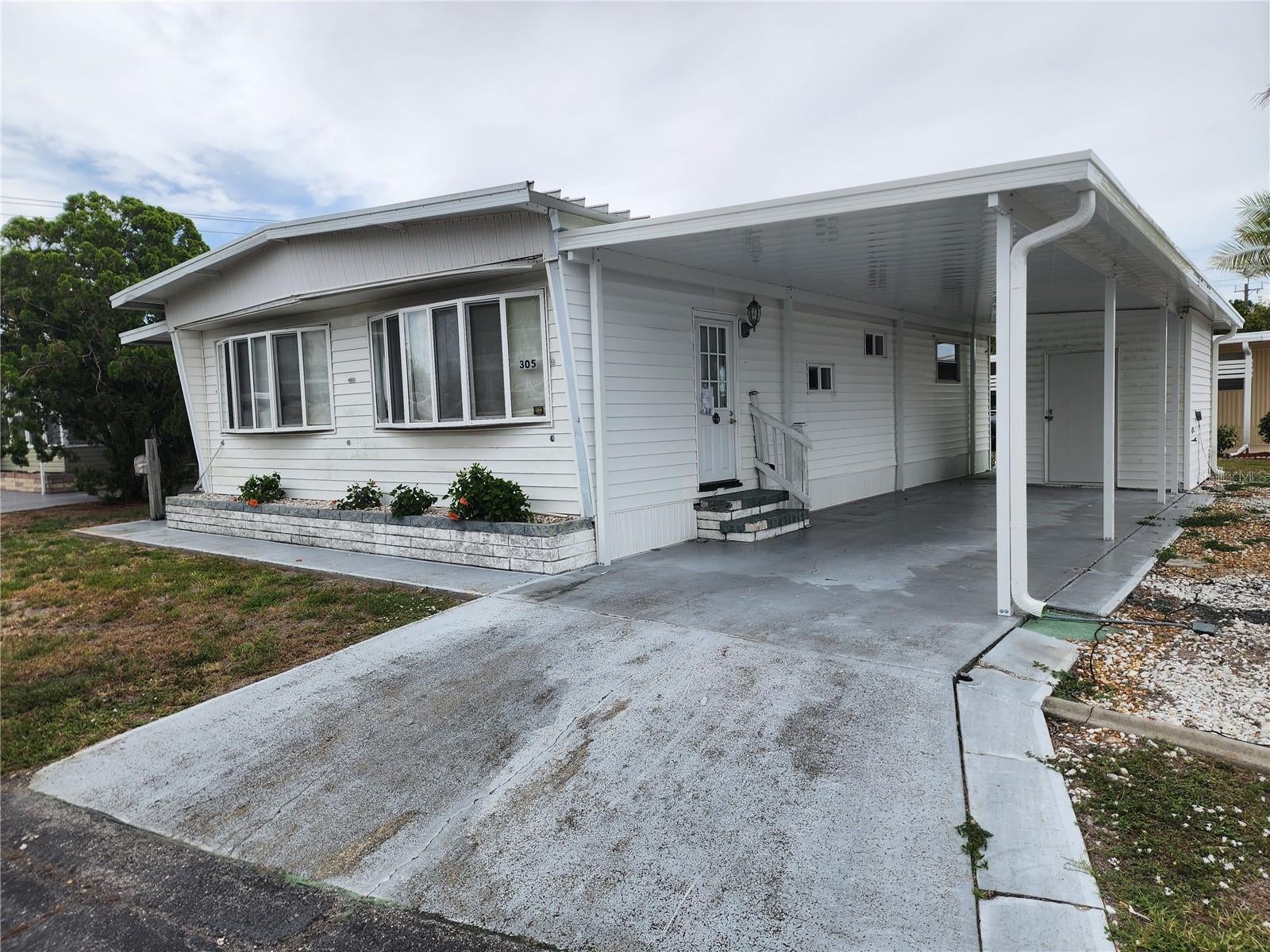 305 Batan Court — photo