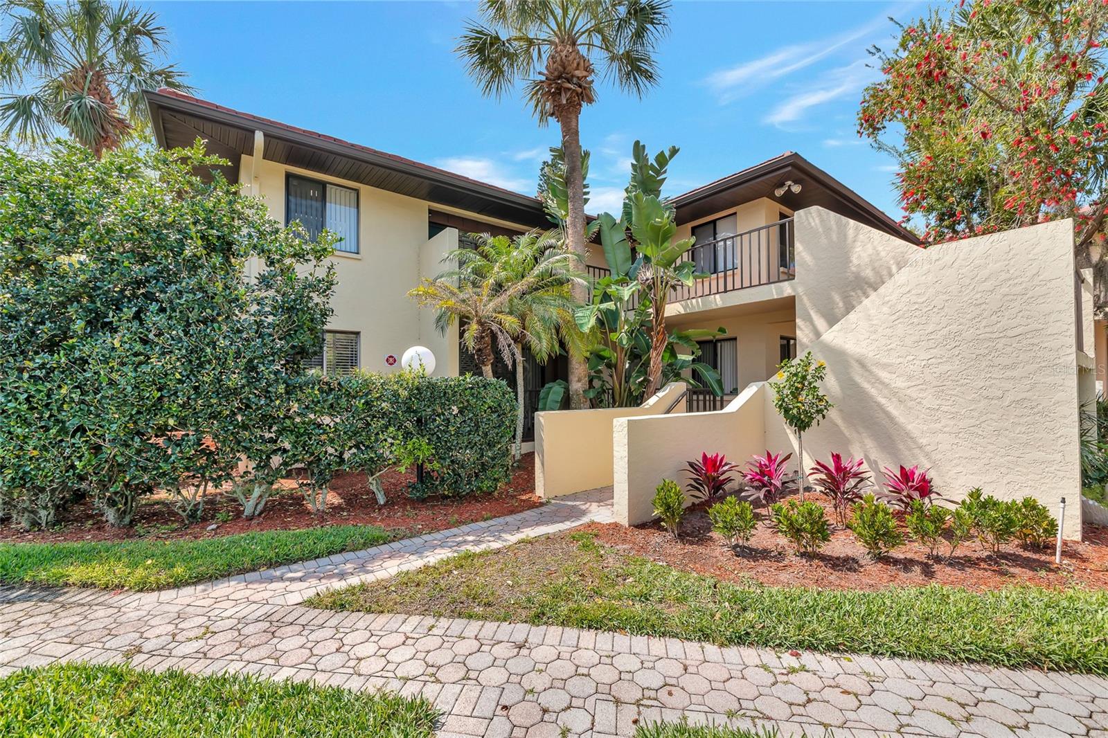6423 Egret Lane 406 — photo