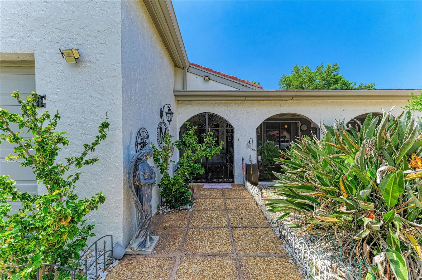 7236 Las Casas Dr — photo