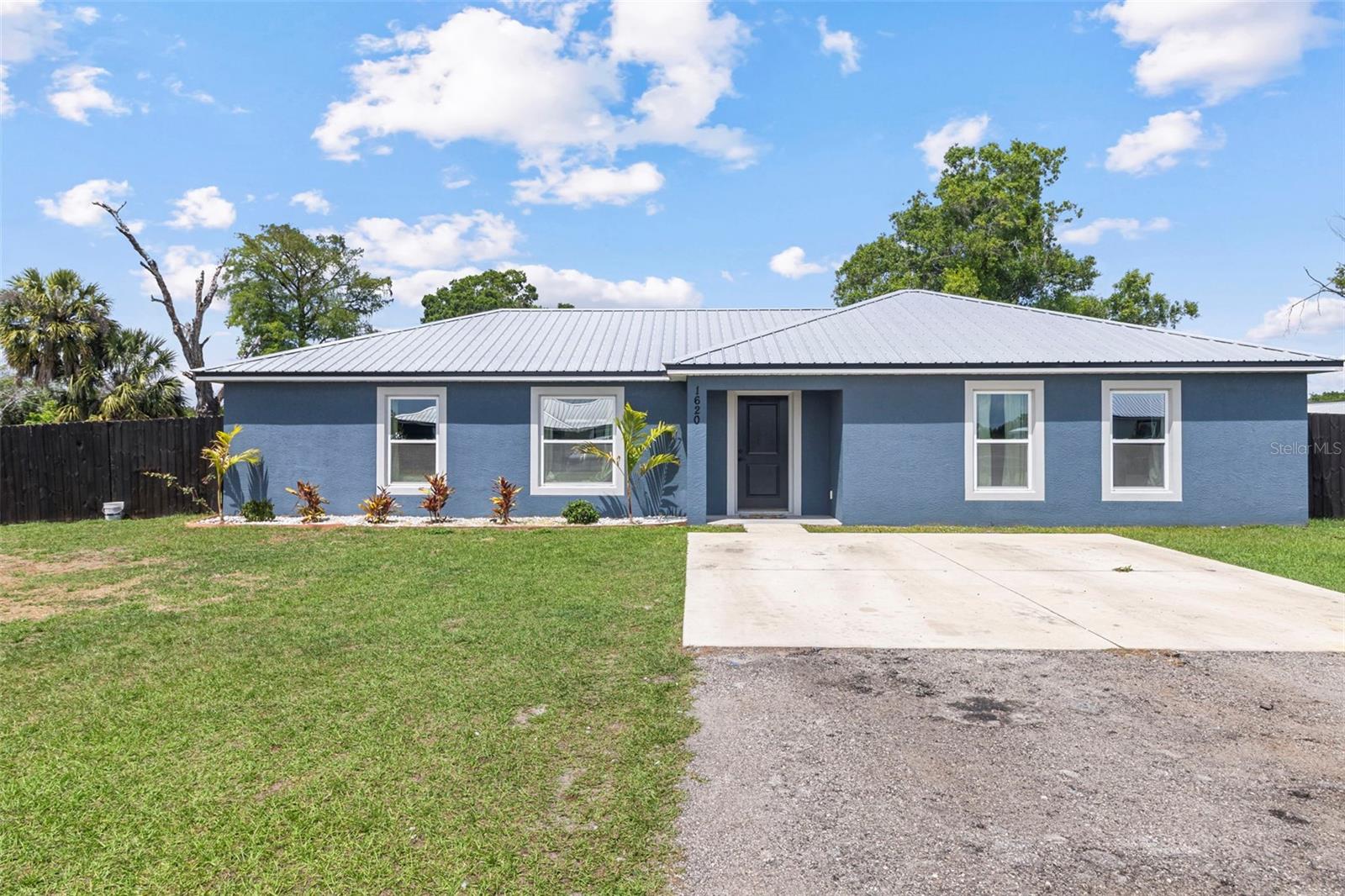 1620 SE Haven Drive — photo