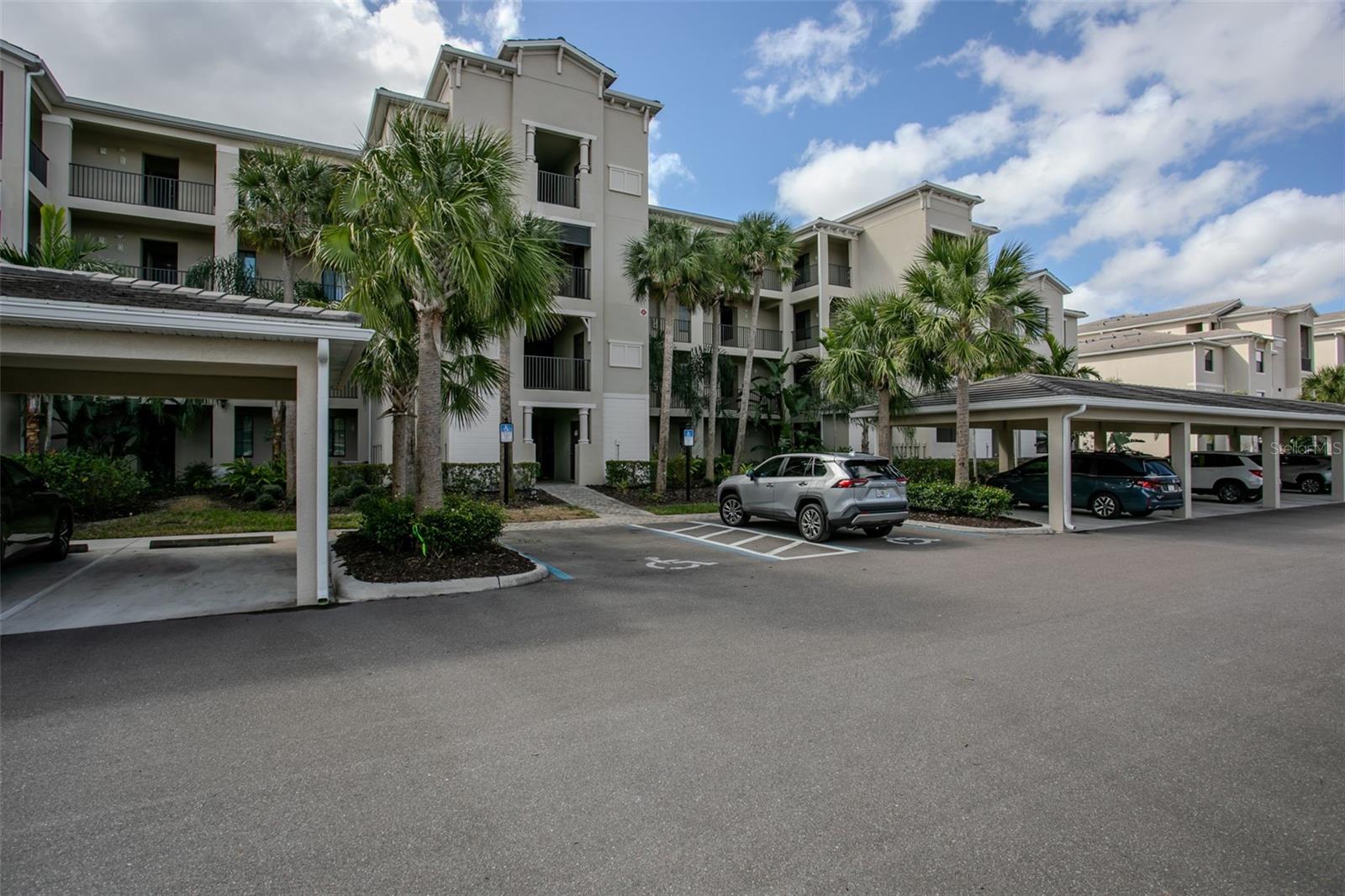 18028 Gawthrop Drive 403 — photo