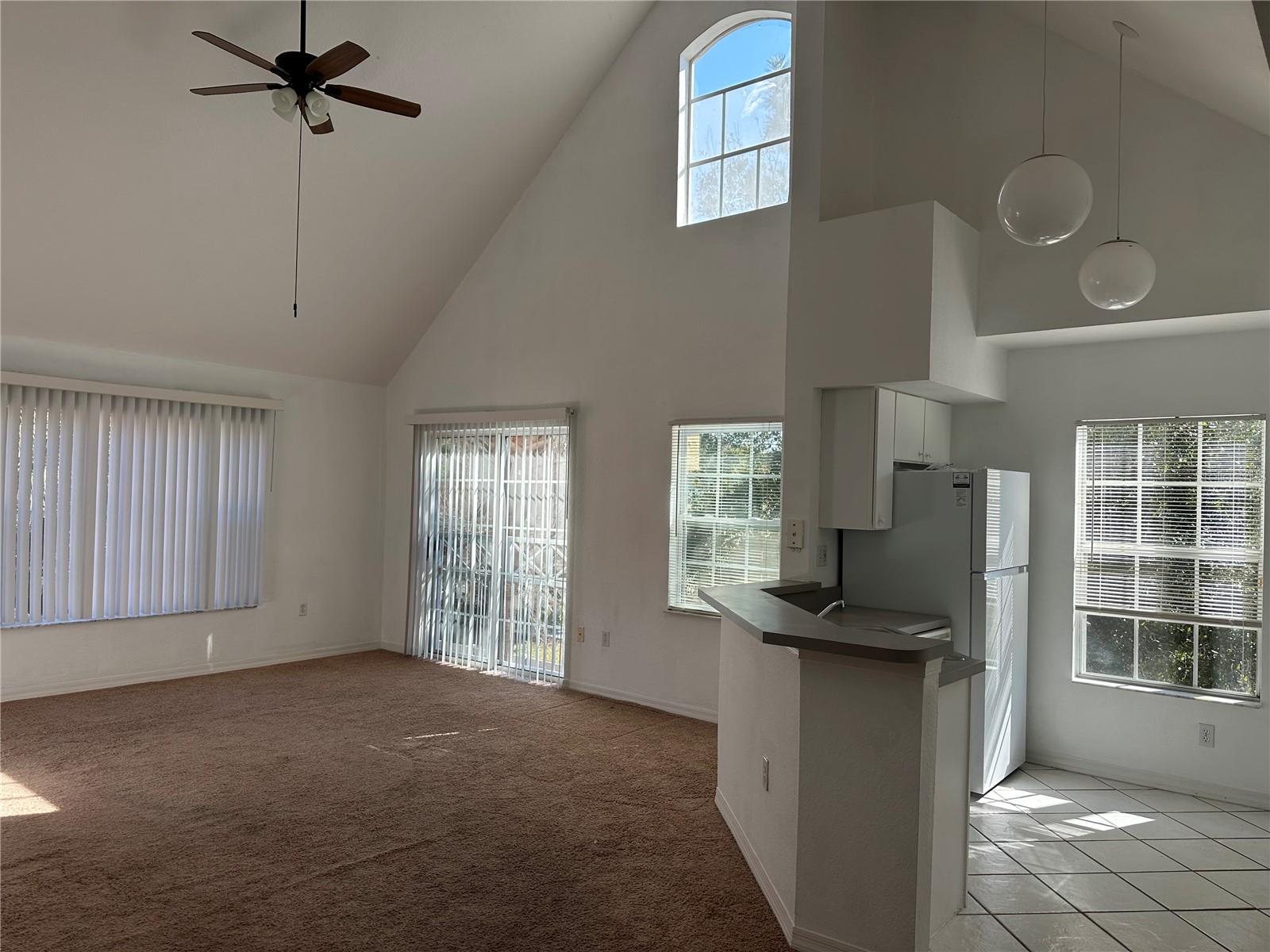 Home in TAMPA, FL 33626 — photo 2