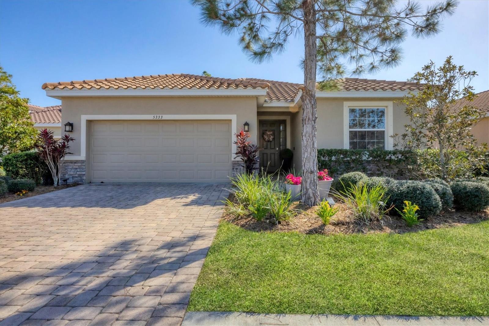 5333 Charlie Brown Lane — photo