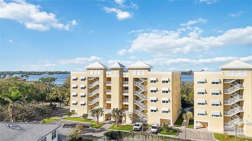 280 Hidden Bay Drive 302 — photo