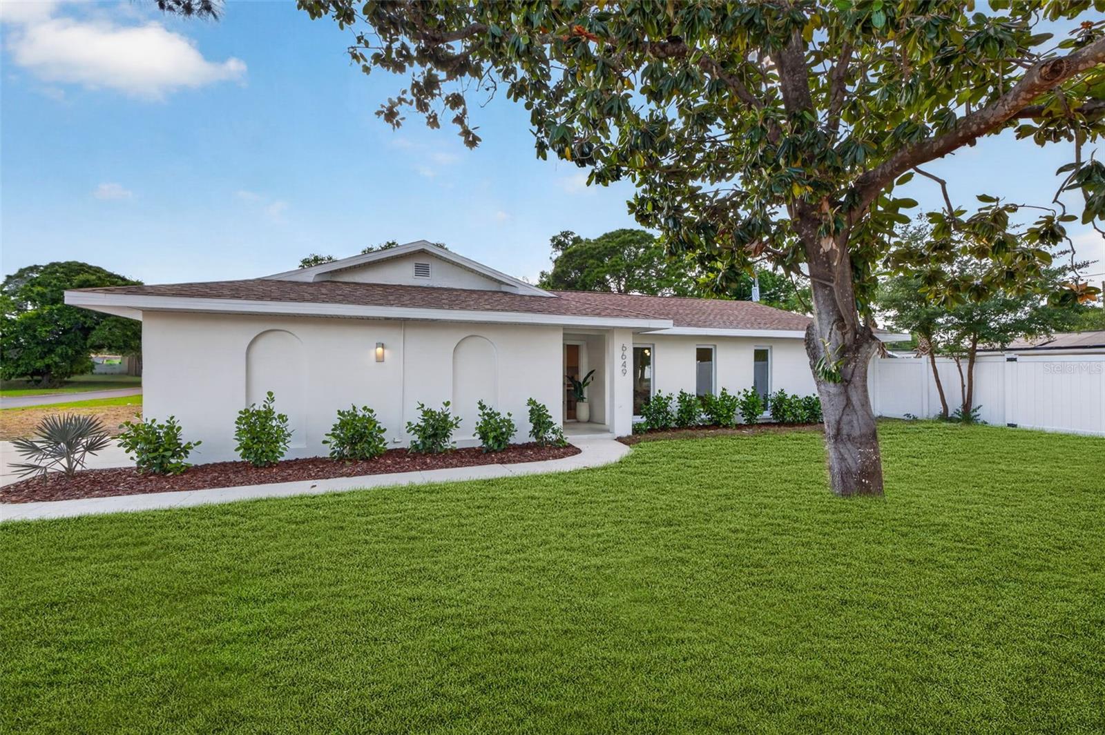 6649 Pinellas Point Drive S — photo
