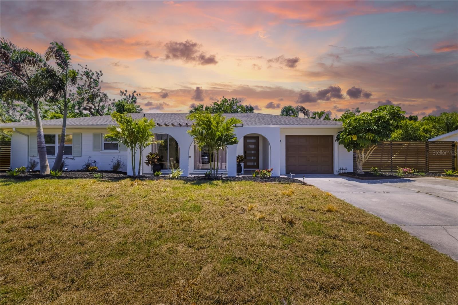 2436 Goldenrod Street — photo