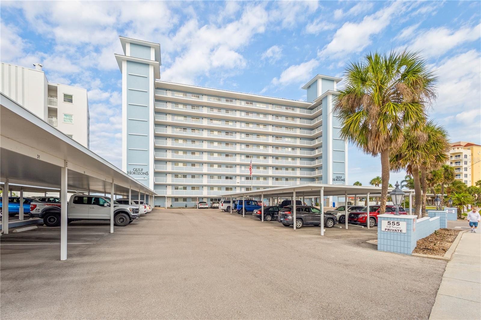 555 the Esplanade N 1003 — photo
