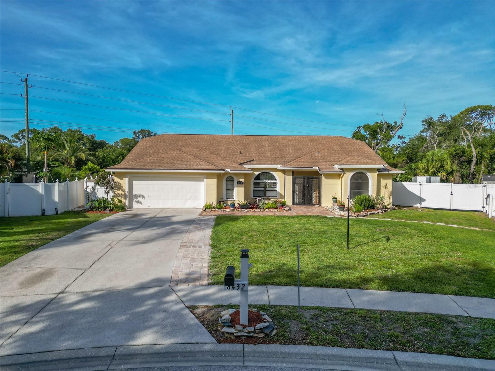 8432 Palm Lakes Court — photo