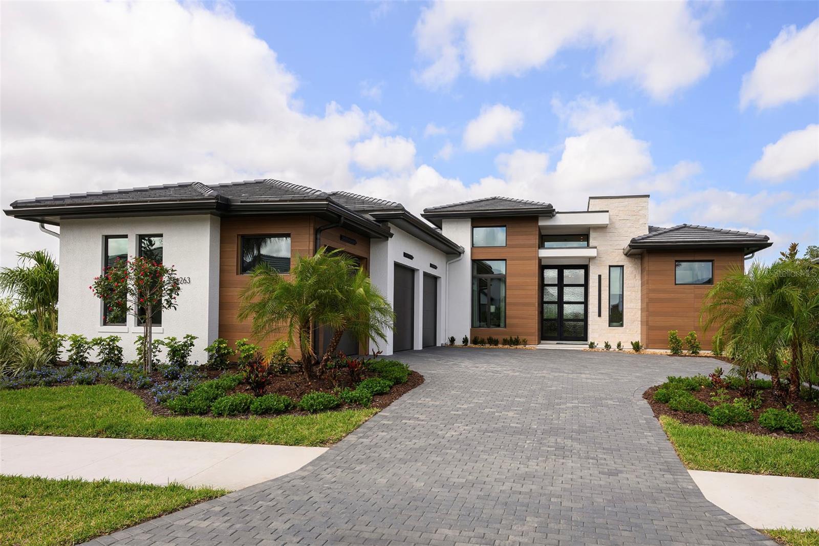 8613 Sandpoint Street — photo